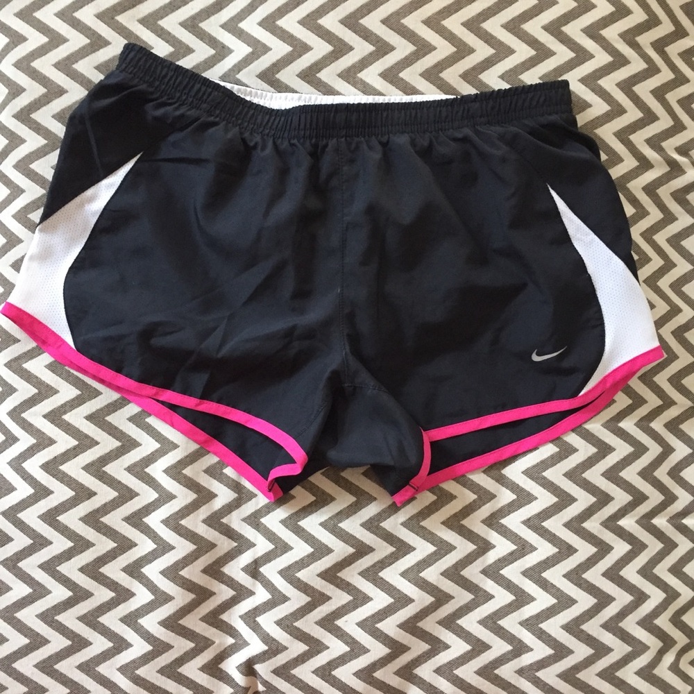 Nike tempo running shorts - black with pink edge